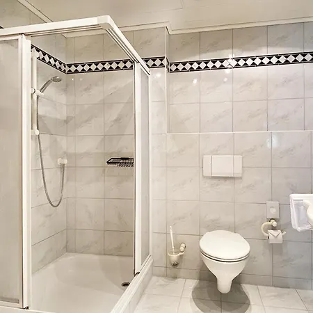 Hotel Aslan Kurpark 4*